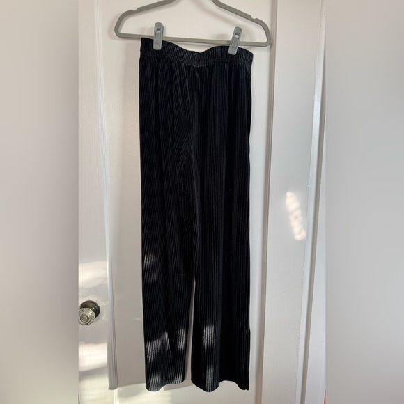 Black Wide-Leg Pants - Picture 2 of 3